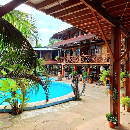 Madera Labrada Lodge Ecologico Тарапото Экстерьер фото