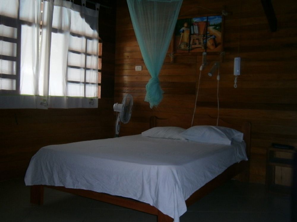Madera Labrada Lodge Ecologico Тарапото Экстерьер фото